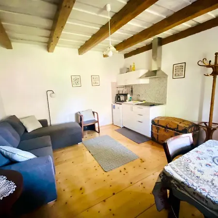 Lelle Vineyard Cottages *