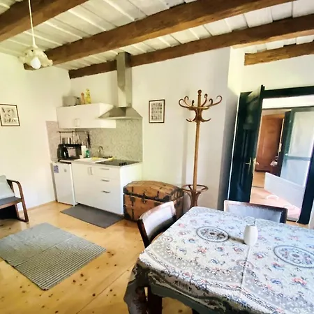 דירה Lelle Vineyard Cottages