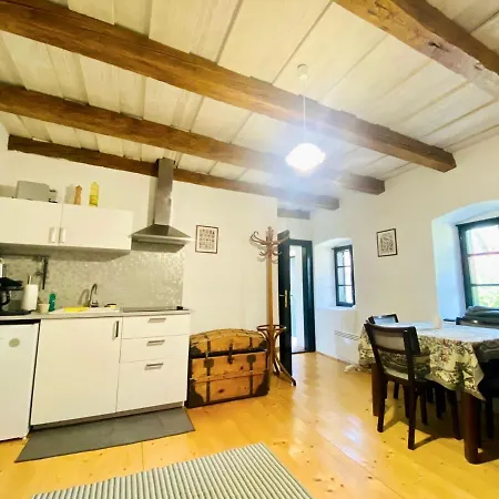 דירה Lelle Vineyard Cottages בלטונללה