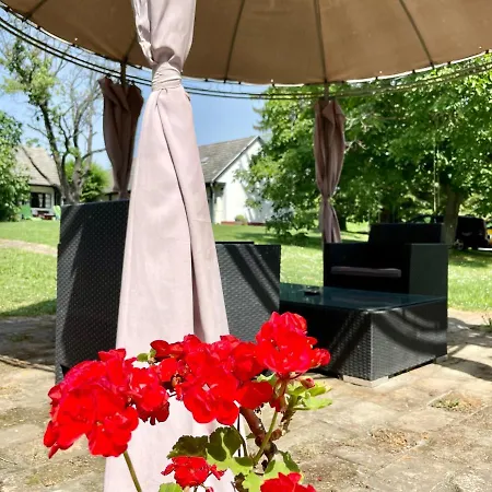 דירה Lelle Vineyard Cottages *