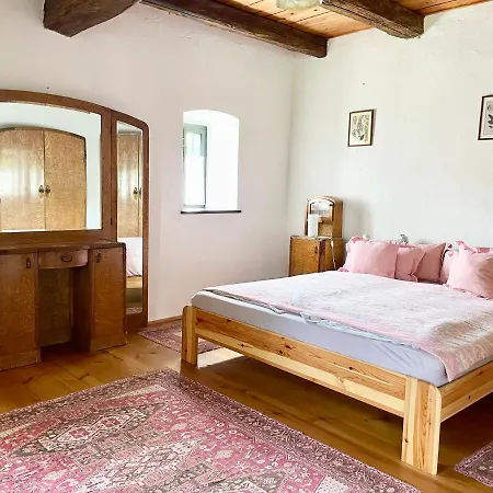 דירה Lelle Vineyard Cottages *